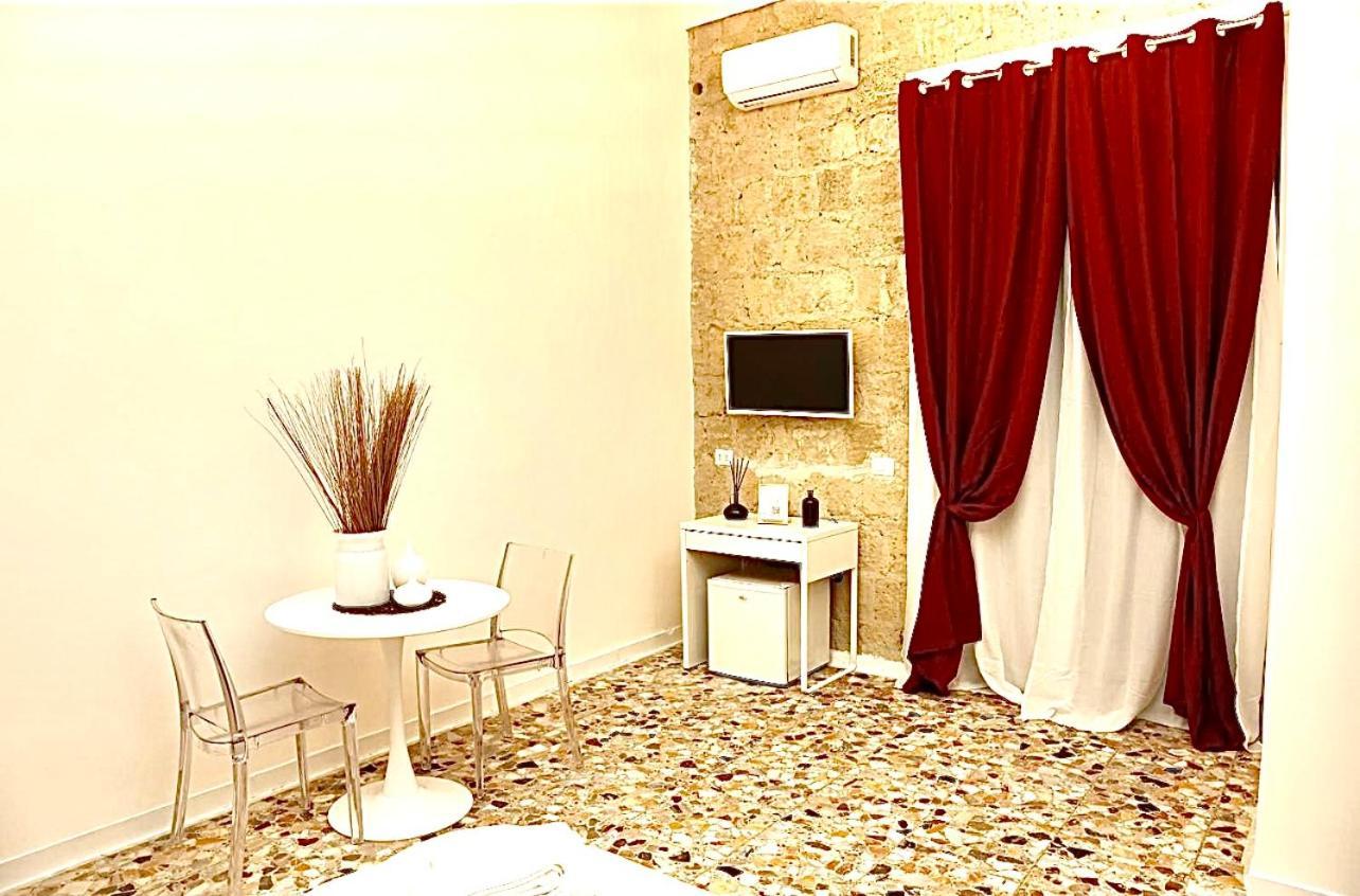 Bethel Come Casa Apartments เนเปิลส์ ภายนอก รูปภาพ