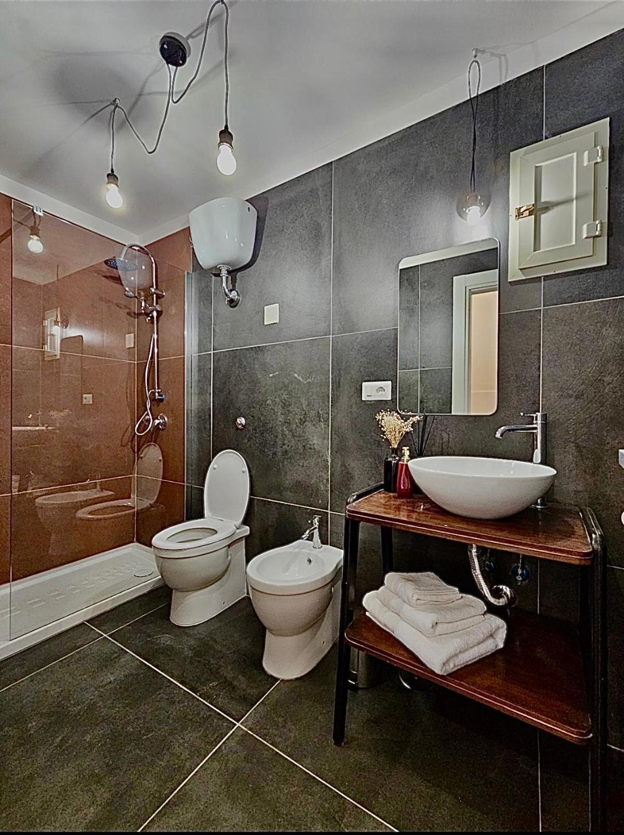 Bethel Come Casa Apartments เนเปิลส์ ภายนอก รูปภาพ